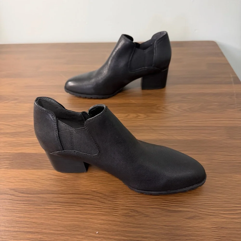 Vionic sleek black
